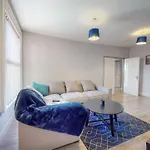Stylish 1-Bedroom City Centre Apartment - Free Parking