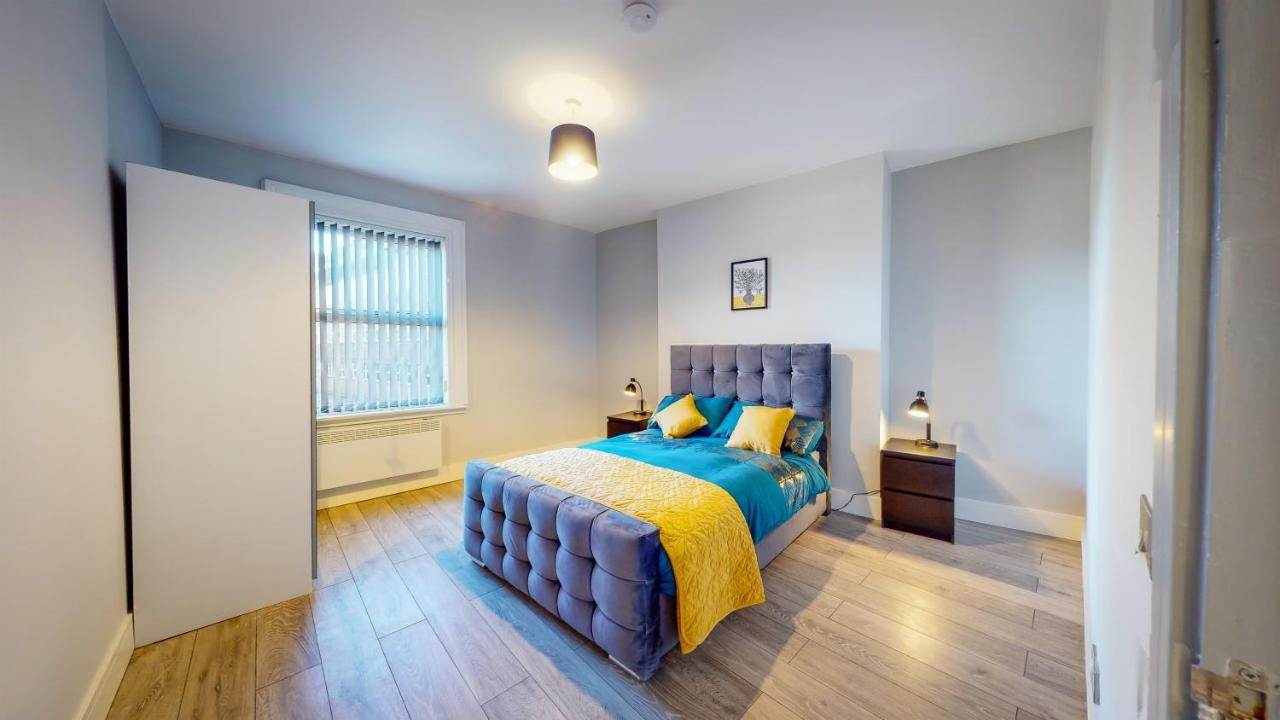 Stylish 1-bedroom Centre - Free Parking Apartment *